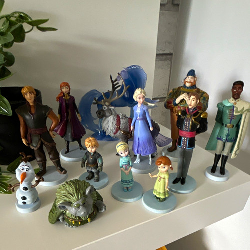 Disney frozen 2 figurine - disney,