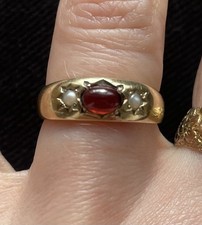 9Ct Gold Garnet Cabochon And