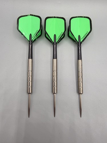 Dart set with green - with,