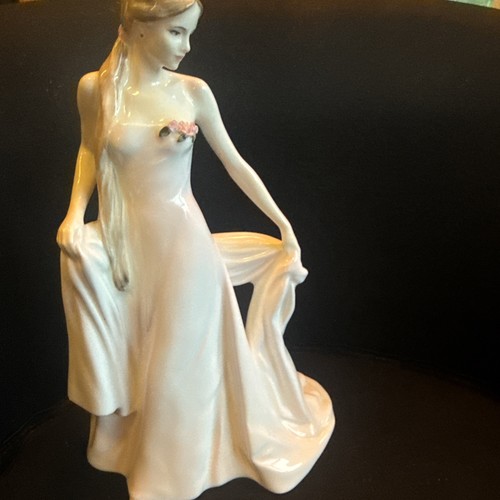Fine coalport lady figurine - fine,
