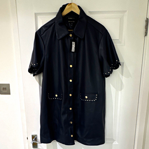 River island studios - river, faux