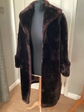 Beautiful Vintage Beaver Lamb