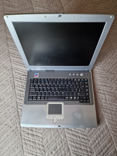 Advent 7040 laptop - 7040, 14.1"