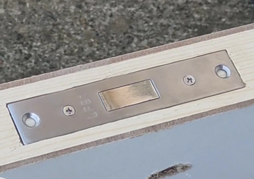 Jig for the door lock - for,