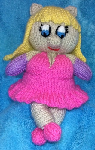 Knitting pattern miss piggy - pattern,