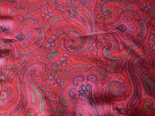Red paisley remnant 152 50cm - red,