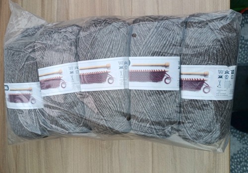 Patons wool blend - wool, shade