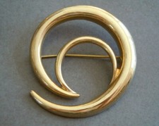 Brooch Large Gold Tone