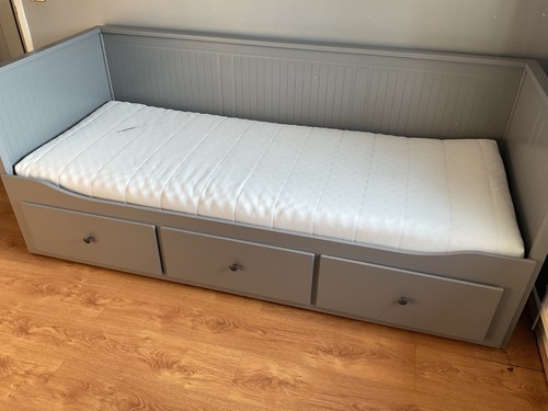Ikea hemnes day bed grey - day,