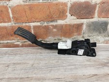 2013 FORD FOCUS ACCELERATOR