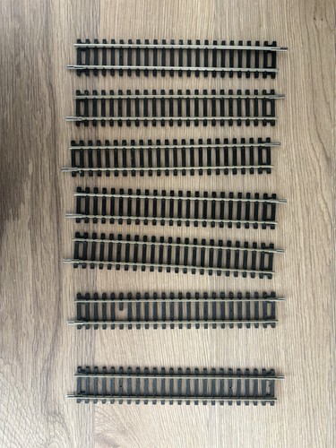 Hornby r600 straight track - 7,