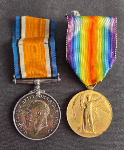 War and victory medals - ww,
