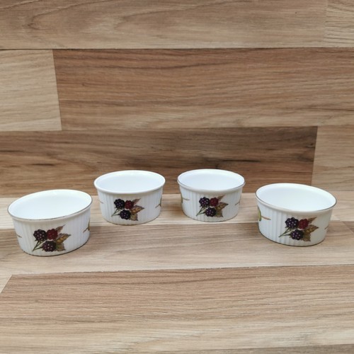 Set royal worcester - of,