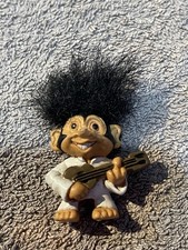Thomas Dam Weetos Troll Elvis