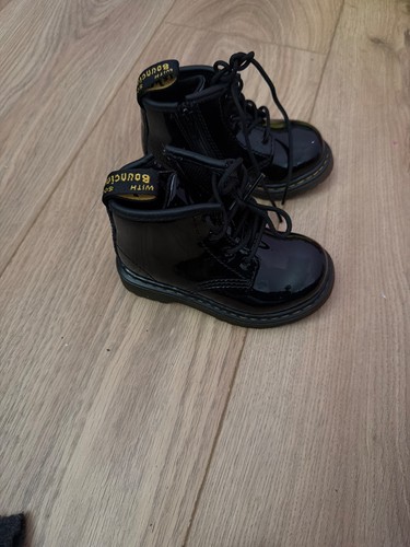 Black shiny martens uk5 - black,