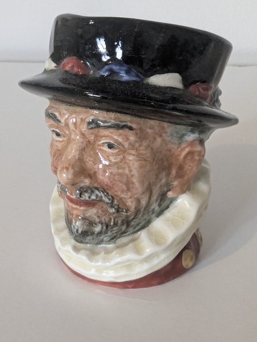Royal doulton beefeater - royal, gr