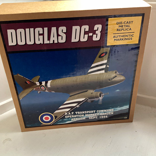 Douglas diecast metal - dc-3,