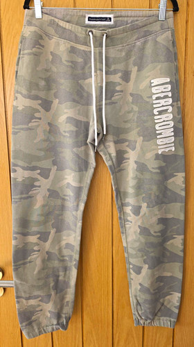 Abercrombie green camo jogger - abercrombie,