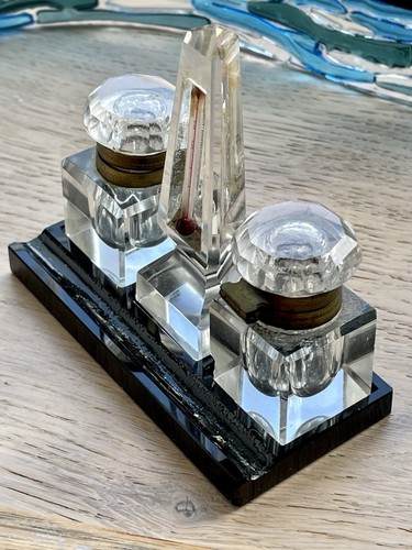 Vintage crystal cut - &, /