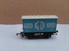 Hornby R013 OO Fine Fish Van