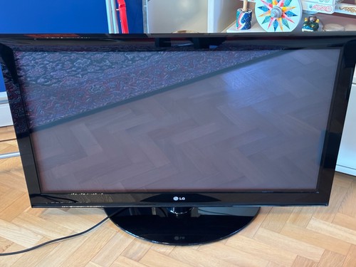Pq2000 inch hd ready - lg,
