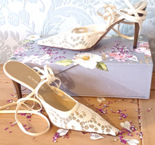 FIORANGELO Cream Lace Pointed Toe Leather Ankle Tie Wedding Shoes [UK 3]