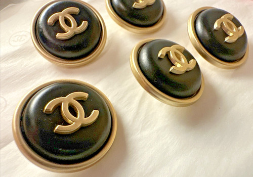 Vintage chanel buttons - 5,