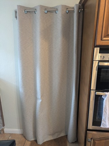 Door curtain with thermal