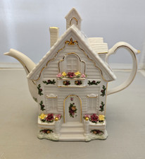 Royal Albert Old Country Roses Teapot Bone China House Shape 1962 Cottage