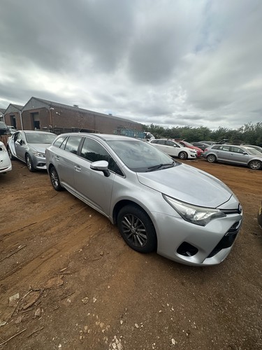 Toyota avensis front - toyota,