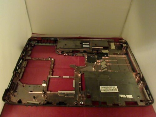 Housing bottom lower shell