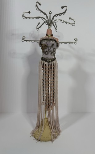 Vintage style dress - style, form