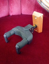 Hercules GSP38WBPLUS Guitar Wall Hanger With Locking Mechanism