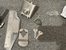 BANHAM L2000 NIGHTLATCH SATIN