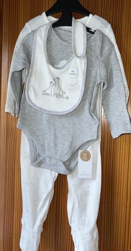 Babygrows sleepsuits vest bid - babygrows,