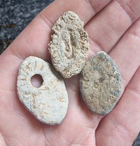 Medieval lead vessica seals - medieval,