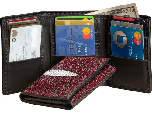 Red stingray trifold wallet - red,
