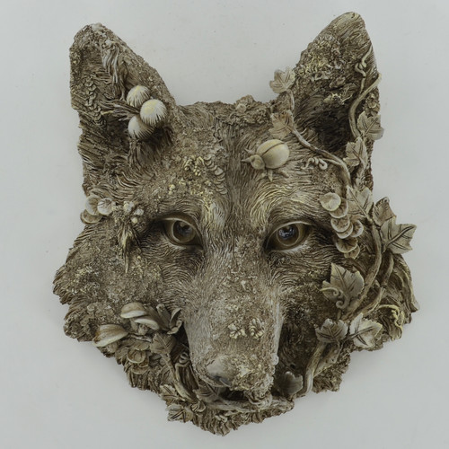 Wolf woodland garden wall - wolf,