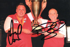 DARTS: PHIL TAYLOR & ADRIAN LEWIS SIGNED 6x4 WORLD CUP TROPHY PHOTO+COA*PROOF*