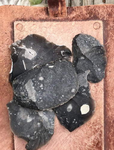 Flint flakes for - , /