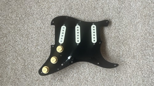 Fender stratocaster loaded - stratocaster,