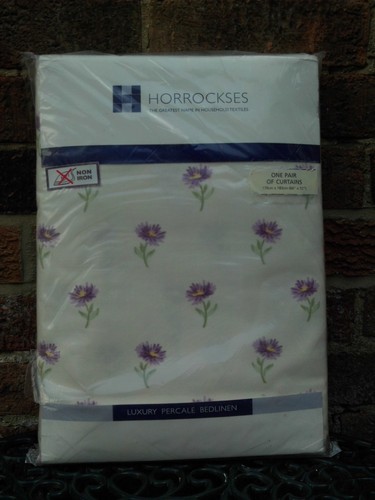 Horrockses daisy aubergine - "daisy",