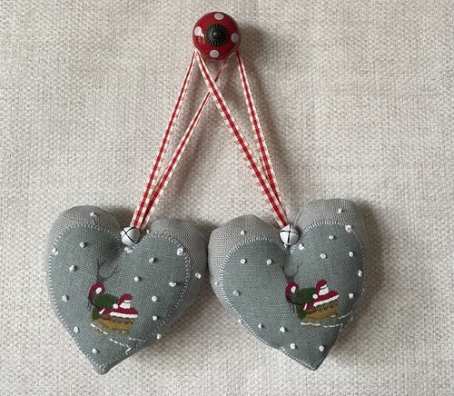 Pair heart door hangers in - pair,