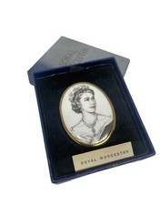 Vintage Rare 1953 Queen