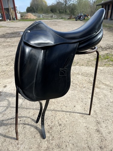 Childeric dressage saddle dsc - childeric,