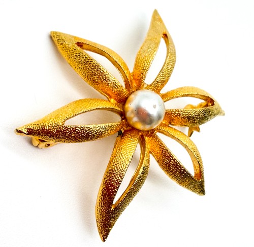 Vintage sphinx gold - gold, tone