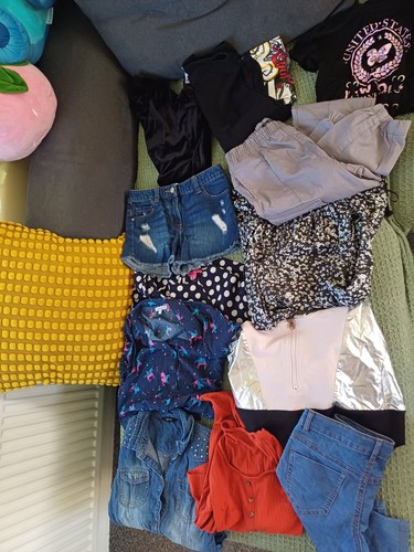 Girls clothes bundle size - girls,