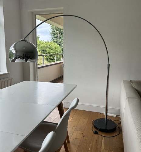 Chrome arc floor lamp with - arc,