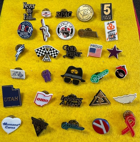 Job lot pin - 30, badges