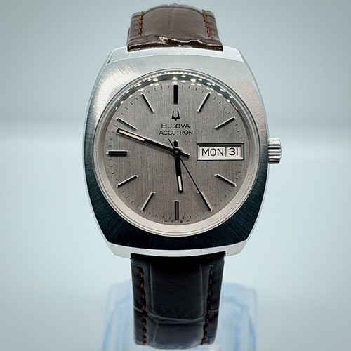 Vintage bulova accutron 2182 - vintage,